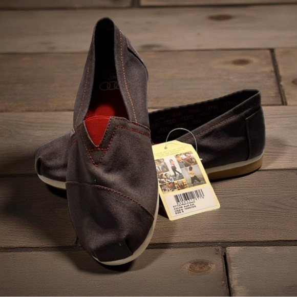 Toms Men Classic Audi Ash New in Box
Size 8 Limited Edition  Gray NWT - Picture 13 of 15